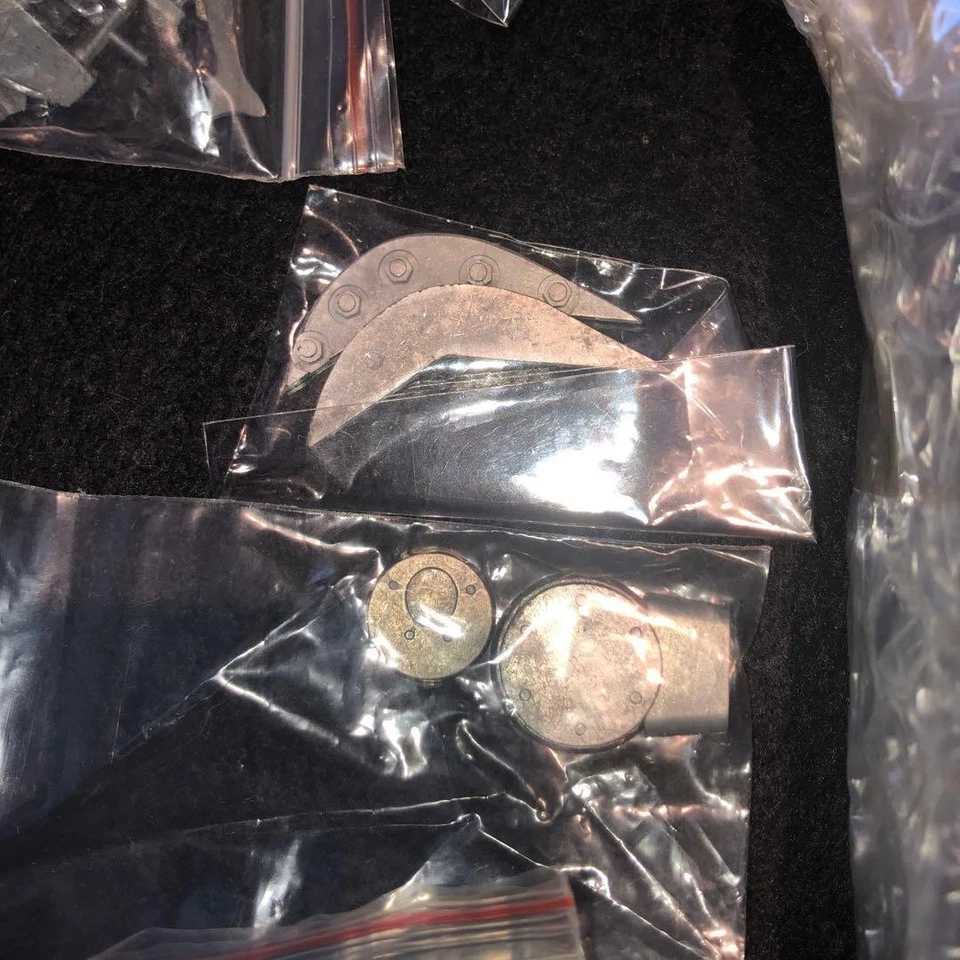 Ruote da strada in metallo TAMIYA 1/16 Tiger 1 e altre parti metalliche - Immagine 3 di 4