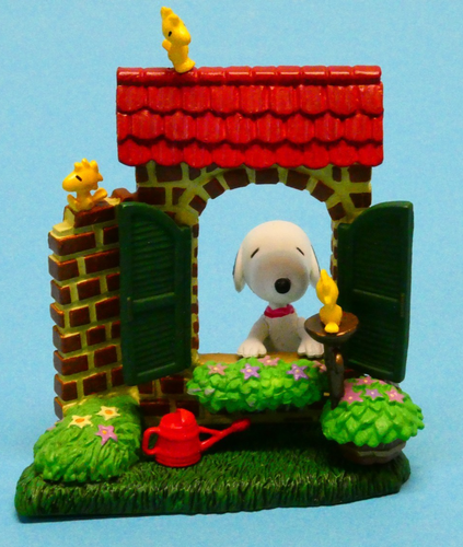Nr C13 Sammelfigur   Snoopy Premium Figur  To the Garden - Afbeelding 2 van 5