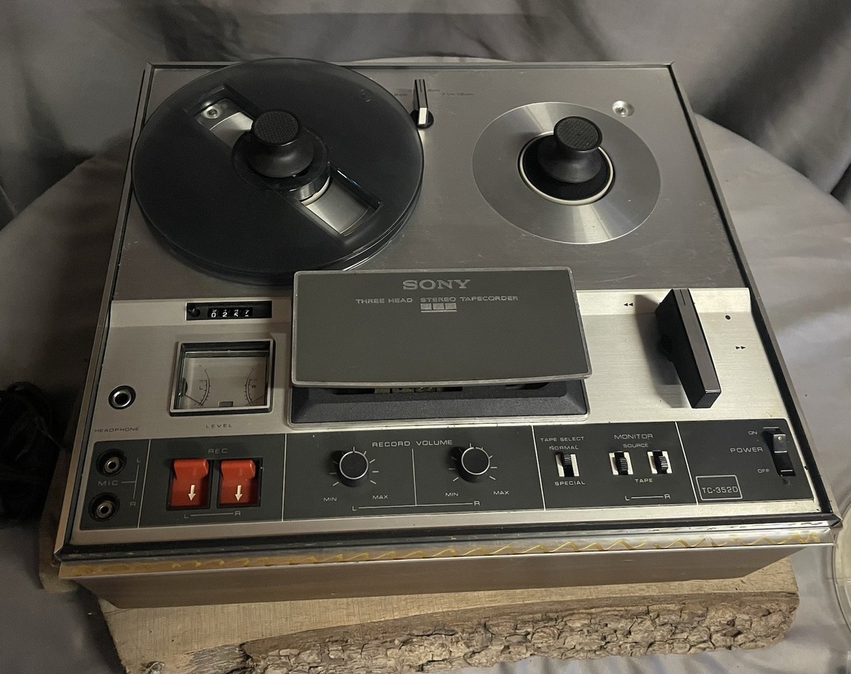 ポータブルプレーヤー SONY THREE HEAD STEREO TAPECORDER SONY THREE HEAD STEREO TAPE RECORDER TC-399 - Southgate Auction Rooms