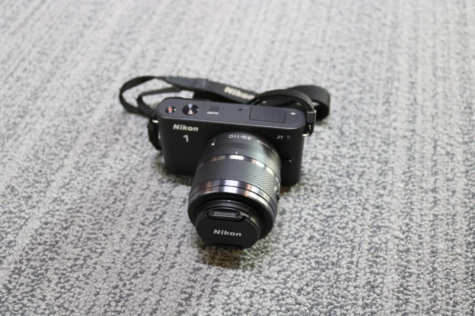 Nikon 1 J1 Mirrorless Digital Camera with Nikon VR 30-110 Lens  - SC: 1226 - Image 4 of 4