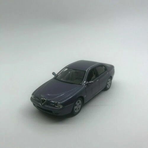 Modellini statici auto in latta Scala 1:43