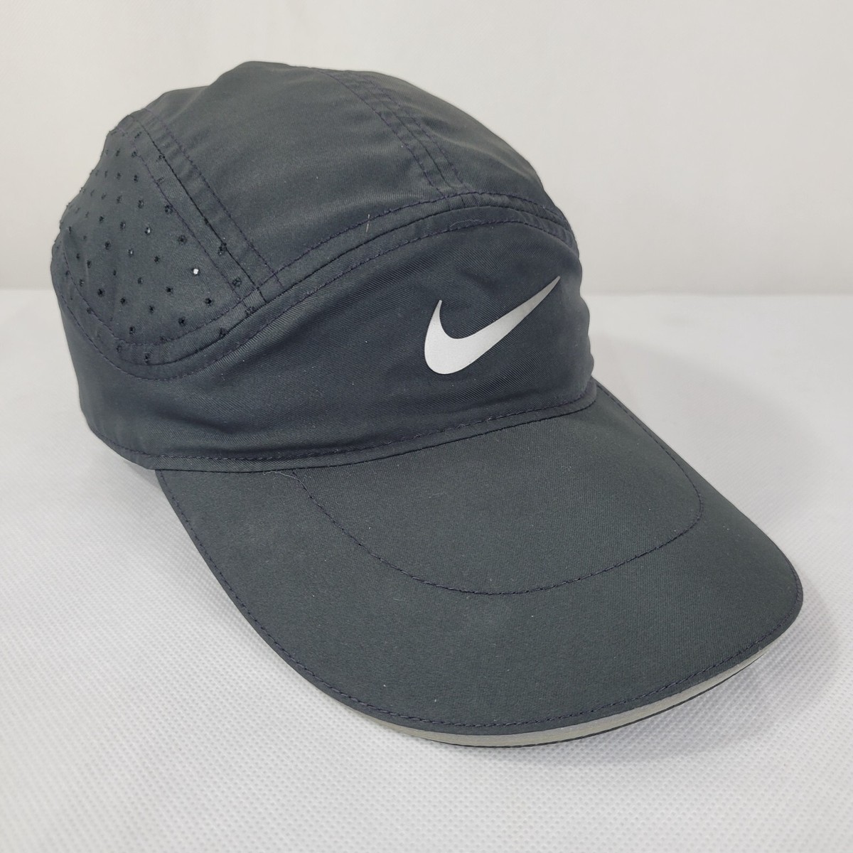 nike aerobill tailwind black