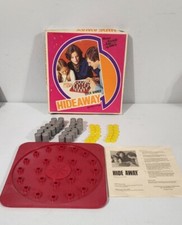 Hideaway Board Game Hasbro 1976 Hide Your Pieces - Family