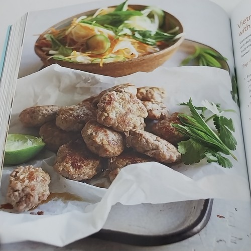 Baker IDI Blood Pressure Diet and Lifestyle Plan Paperback Book Health Cookbook - Picture 10 of 12