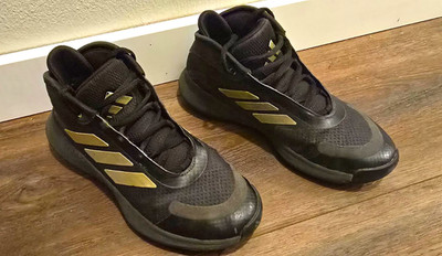 adidas Bounce Legends Mid Top Men s Sneaker Carbon/Gold Metallic Black  Sz7.5