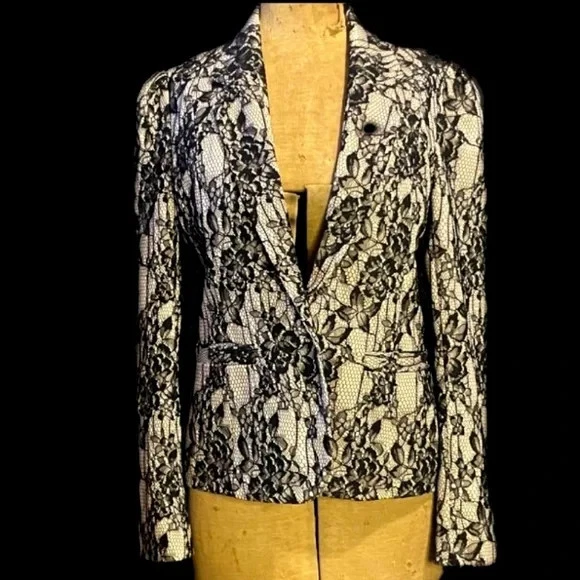 NUEVO Blazer Chaqueta Ajustada Kardashian Colección Negro Encaje y Desnudo Talla S/XS Bolsillos Foto 3 de 4