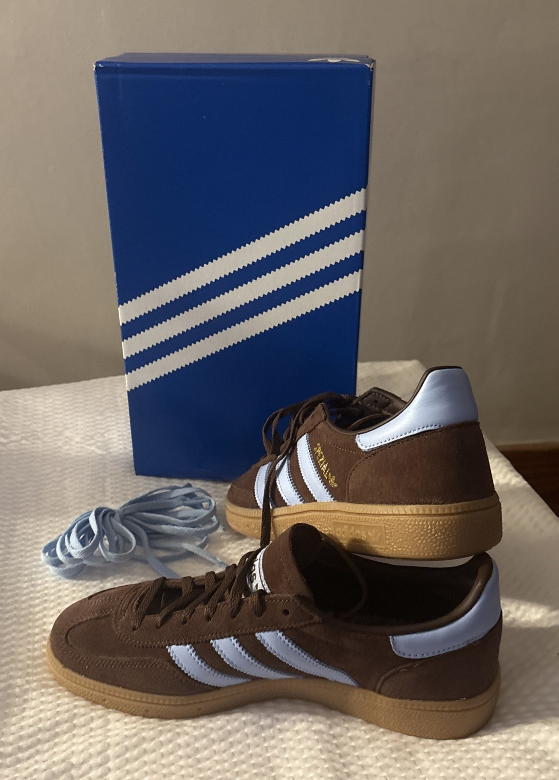 NUEVO EN CAJA Adidas Balonmano Especial Castaño Rojizo Brillo Azul Dorado Metálico (Mujer 8) JQ7263