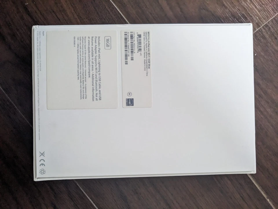 Apple iPad mini 1st Gen. 16GB, Wi-Fi, 7.9in - Silver - Image 2 of 3