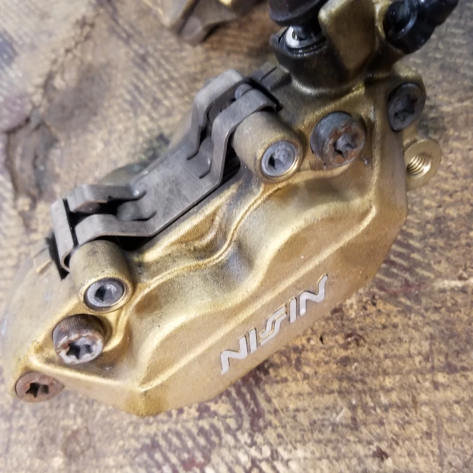 Juego de pinzas de freno delanteras izquierda derecha Honda CBR 929RR 2000-2001 OEM Foto 2 de 4