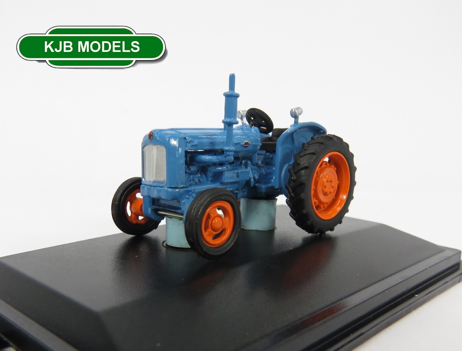 BNIB OO GAUGE OXFORD DIECAST 1:76 76TRAC001 Fordson Farm Tractor Blue