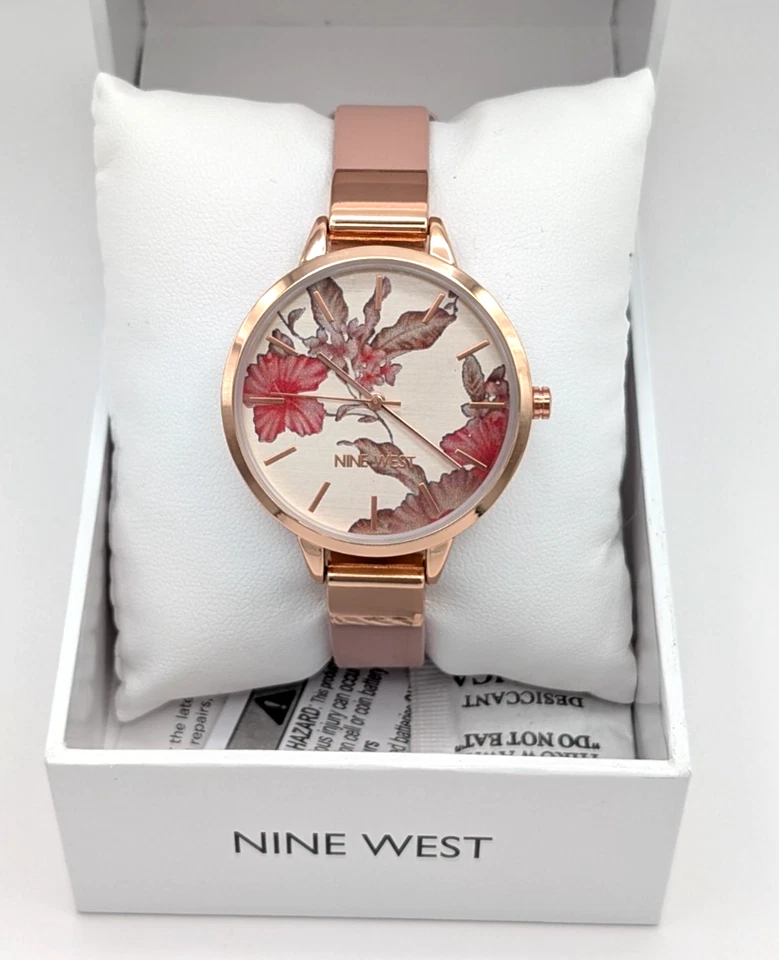 Reloj para mujer Nine West esfera floral correa de cuero 36 mm, rosa Foto 2 de 4