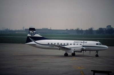 Dia LN-BWN Convair CV-580 Partnair Flugzeug 35mm gerahmt OP-M12-17