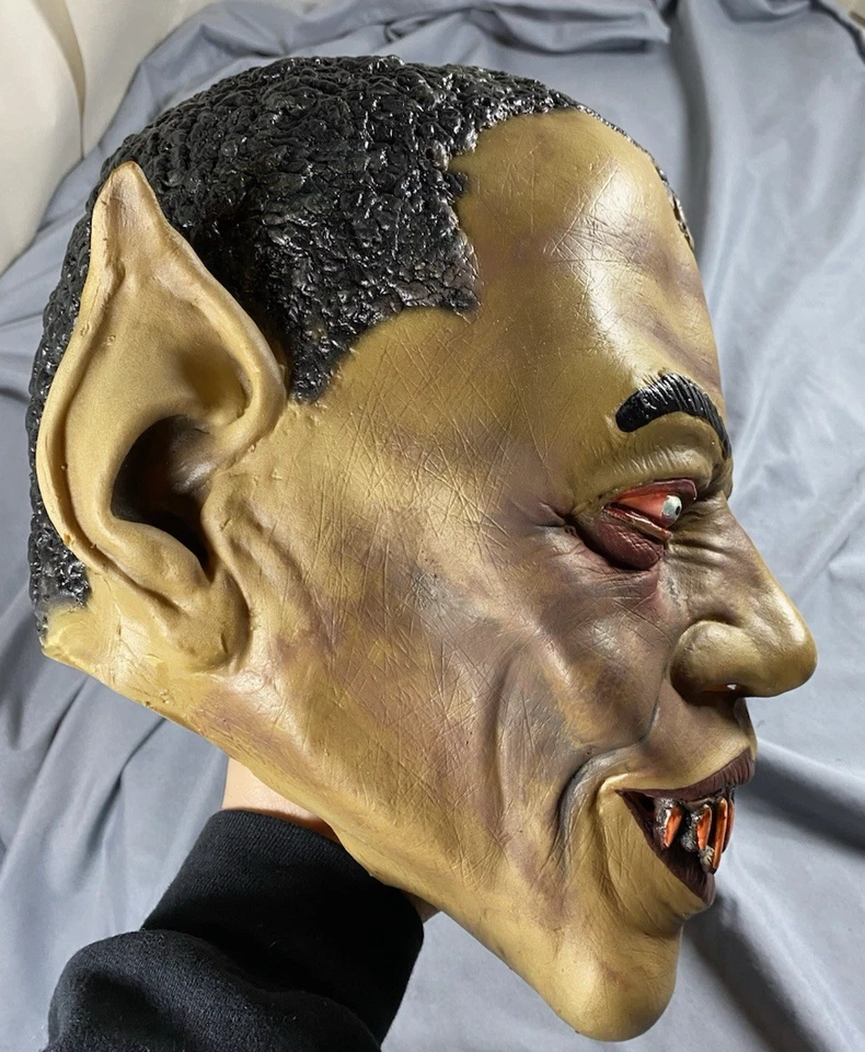 Máscara de látex de tamaño natural para vampiro Barack Obama Foto 4 de 4