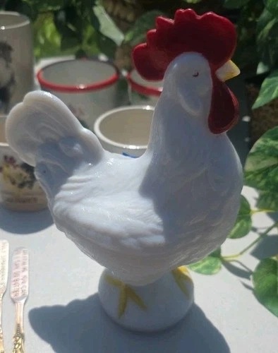 Vintage Westmoreland Milk Glass Standing Rooster Candy Dish