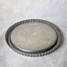 Moule à Tarte Renversée en Métal Ondulé – Moule à Fond Génoise – Vintage