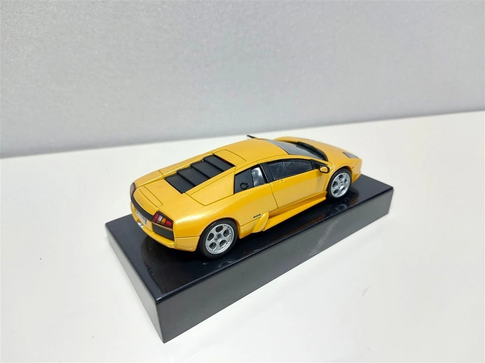 Lamborghini Murcielago Giallo del 2001 - 100 Anni di Italia in automobile 1/43 - Immagine 2 di 2