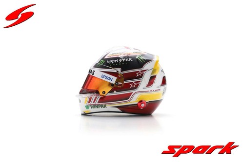 1:5 Helmet -- Lewis Hamilton - 2018 World Champion -- Mercedes -- Spark F1 - Picture 2 of 5
