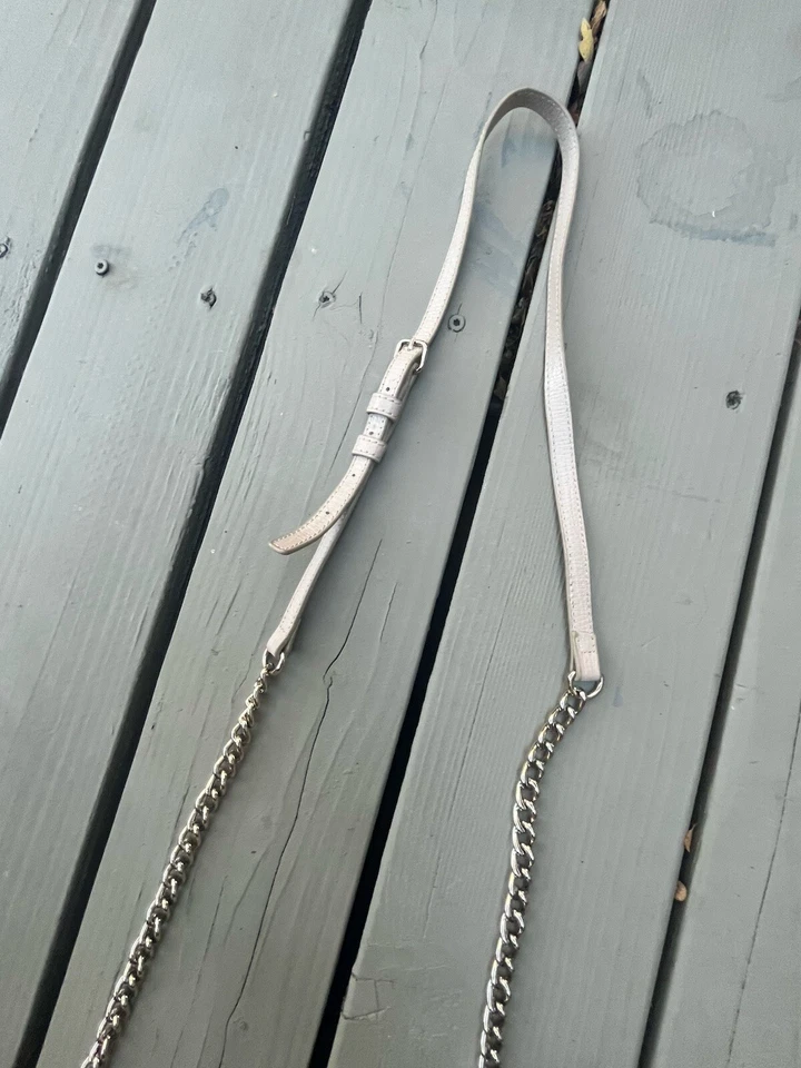 Bandolera de cuero beige HALOGEN Nordstroms correa de cadena cierre de cremallera Foto 3 de 4