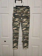 Mother High Waisted Looker Ankle Fray In See Me Camo Size 27