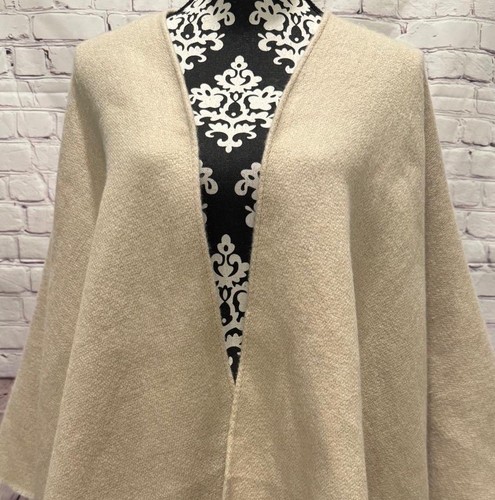 NWT CALVIN KLEIN Women's Natural Beige Inside Logo Cozy Fringed Shawl Poncho OS - Picture 3 of 19