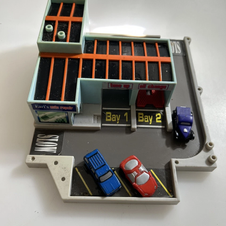 Micro Machines Jeff Gordon Green Flag Series 1999 Performance Mini Garage za5 - Image 2 of 2