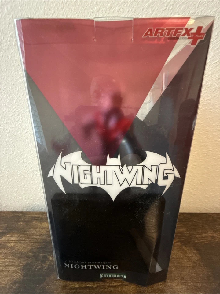 Kotobukiya - Nightwing ArtFX+ Estatua Escala 1/10 - DC Comics Batman Dick Grayson Foto 3 de 4