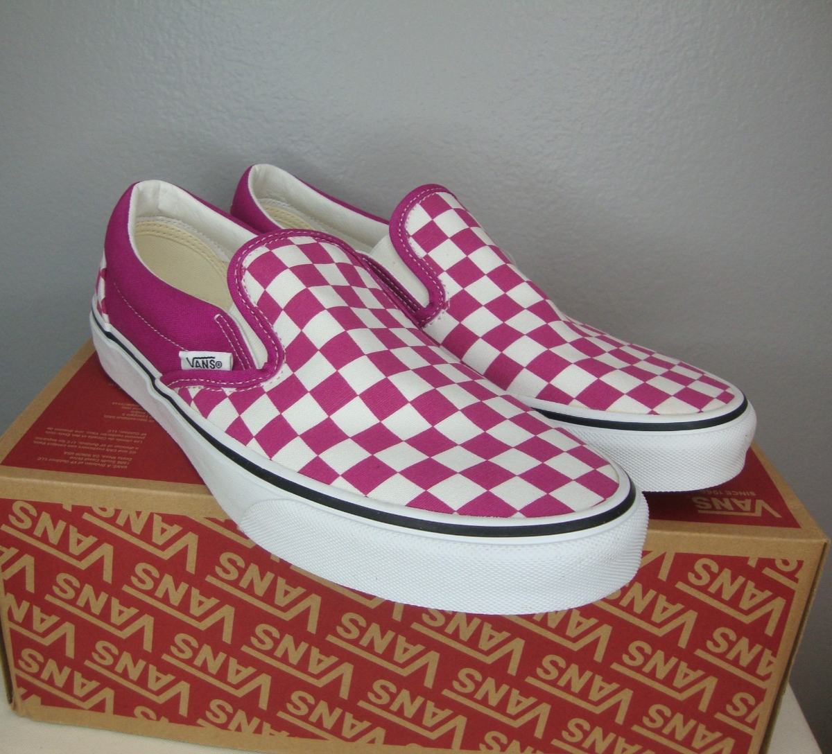 Vans Classic Slip-On Skate Shoes Men display picture 1