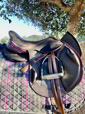 Loxley Jump Monoflap Saddle. Bliss Of London Saddles. Interchangeable Gullet