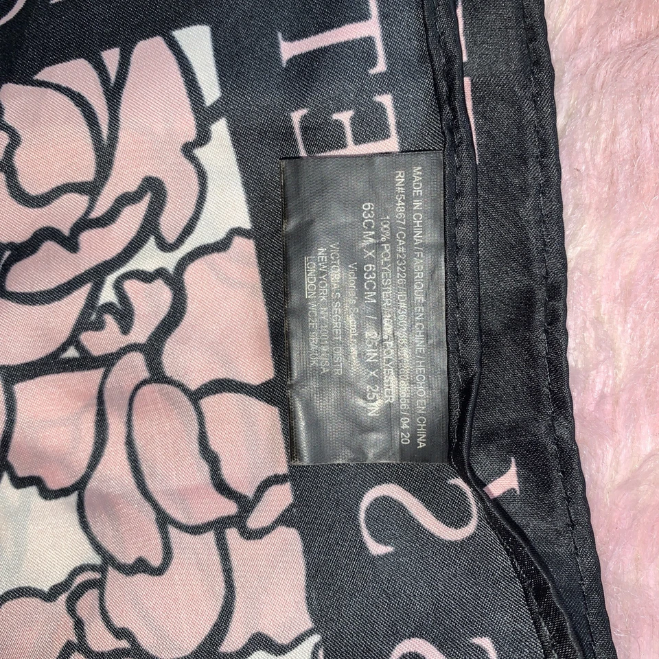 Victoria's Secret Bombshell Signature Bufanda Seda Satén Bufanda Estampado Rosa Negro Foto 3 de 4