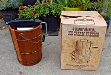 VTG Richmond Cedar Works Frost King Hand Crank ice cream maker 4 qt. Made In USA