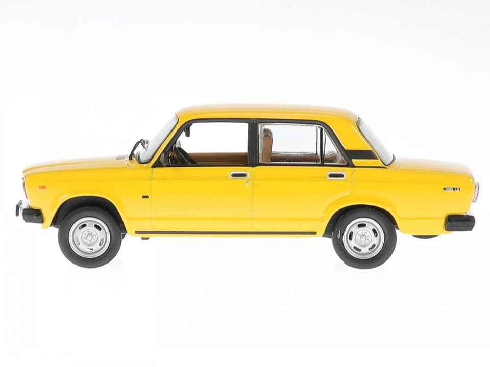 Lada 2105 gelb 1981 Modellauto IXOCLC341N IXO 1:43 - Bild 2 von 4