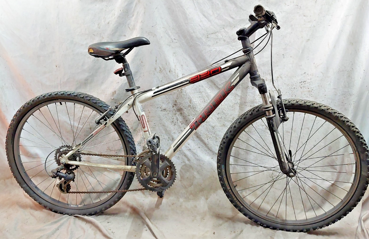 08' Trek 820 MTB Bike 16