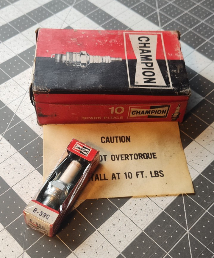Full Box 10 count Champion R-59G Gold Palladium Spark Plugs New VTG Stock