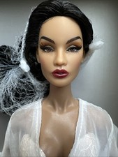Integrity Toys Fashion Royalty Dawn In Bloom Isabella Alves Close Up Doll NRFB
