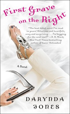 First Grave on the Right [Paperback] Jones, Darynda