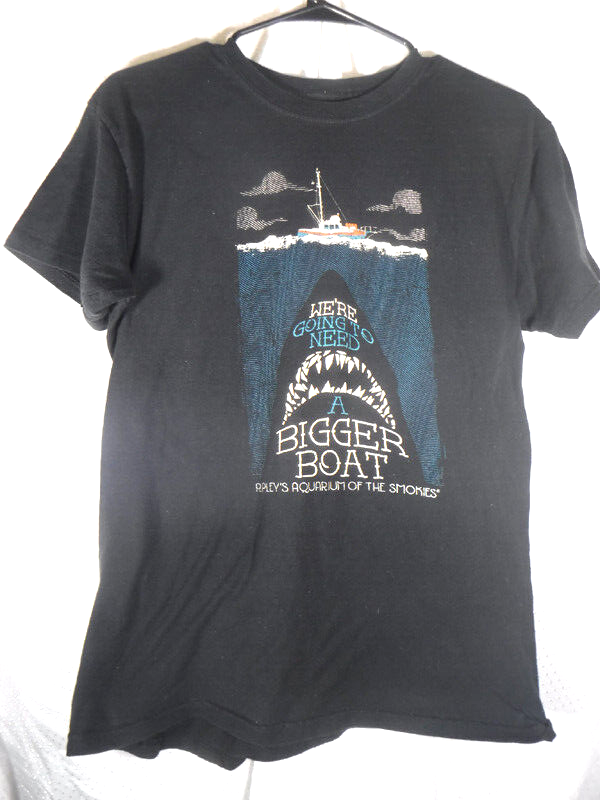 JAWS Shark Ripley's Aquarium Smoky Mountains Black Medium T-shirt - Main Image