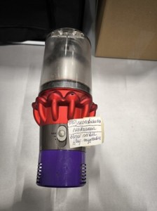 Dyson V10 Staubsauger - Für Ersatzteile, Lädt Nicht, Keine Zubehörteile