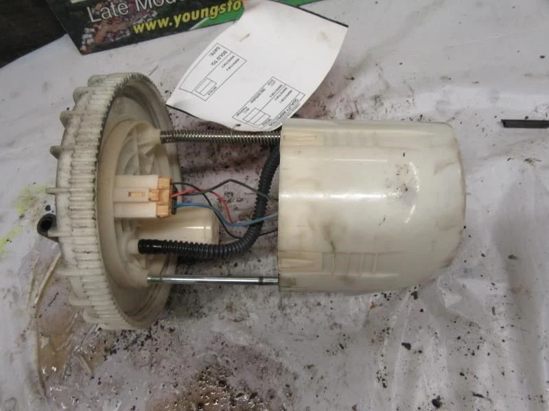 Fuel Pump Assembly Fits 05-08 VIBE 1621232 - Image 4 of 4