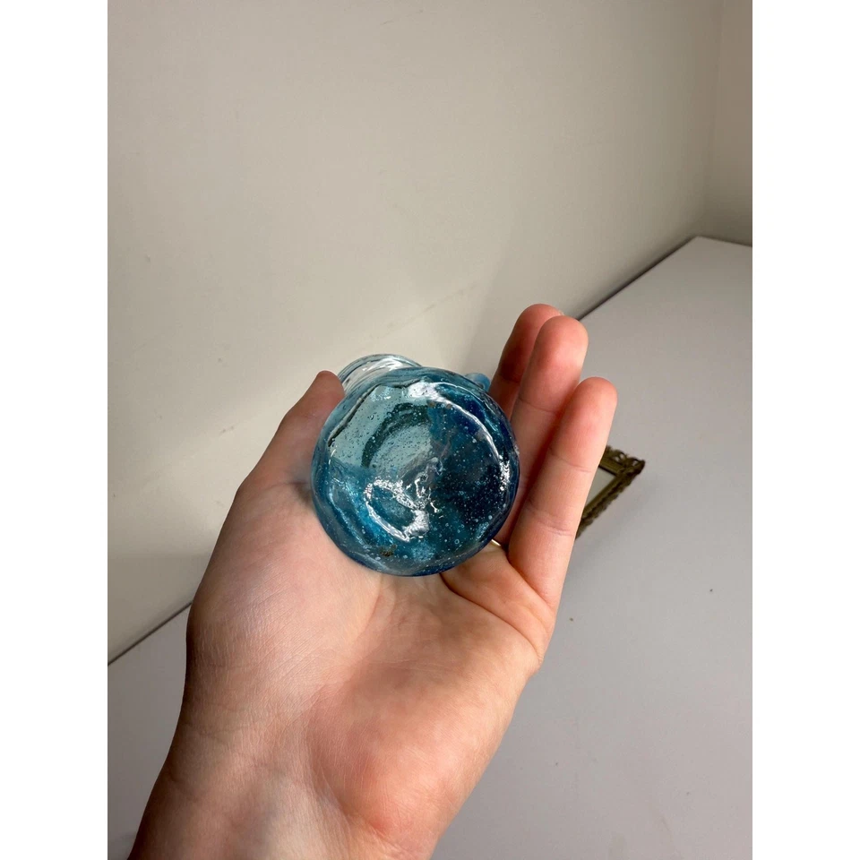 Jarra crema óptica remolinada vintage de vidrio azul cielo Foto 2 de 4