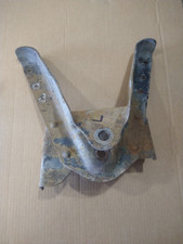 Srw Left Rear Leaf Spring Hanger Bracket 01-10 Silverado Sierra 2500 3500 Srw Left Rear Leaf Spring Hanger Bracket 01-10 Silverado Sierra 2500 3500
