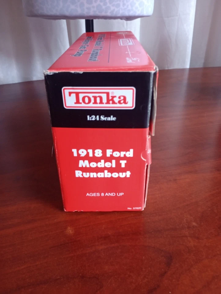 Gearbox Tonka 1918 Ford Model T Runabout Coin Bank & Wayne Gas Pump Texaco 57625 - Image 4 of 4