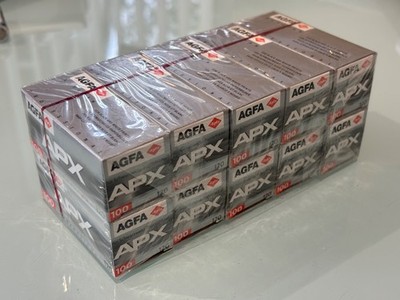 AgfaPhoto APX 100 Schwarzweiß-Rollfilm im 120er Format, original verpackt, 10 St