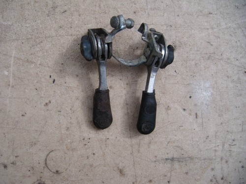 2 Leviers De Vitesses Huret Collier 28,6 Mm - Stock Ancien - À Nettoyer