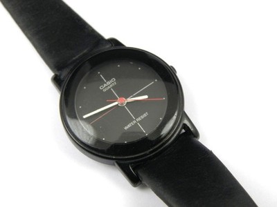 Damenuhr Casio Quartz LQ-56W schwarzes Zifferblatt