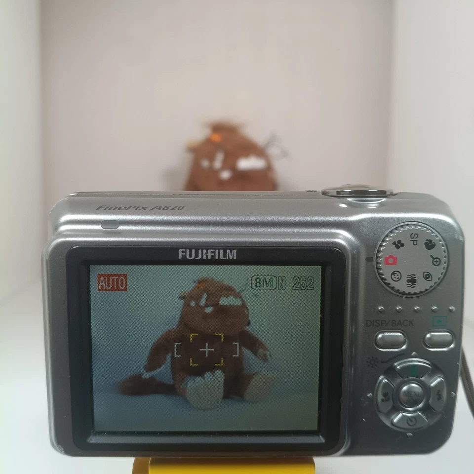 FUJIFILM FINEPIX A820 DIGITAL CAMERA + WATERPROOF CASE + 1GB SD MINT L@@K FREE P, photo 3 of 5