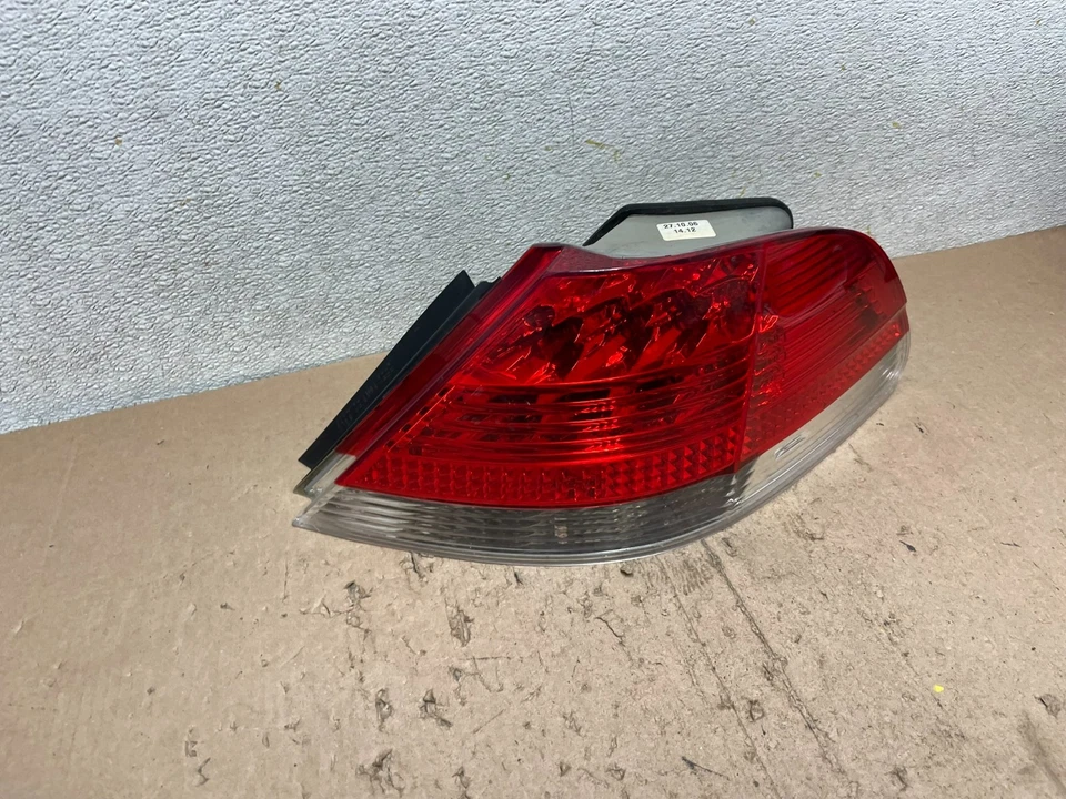 Luz trasera del pasajero derecho OEM Q5113 DW BMW Serie 7 750li 760li 2006 2007 2008 Foto 3 de 4
