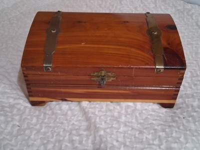 Vintage Hinged Dovetailed Wood Box With Ability To Add A Lock To The Lid