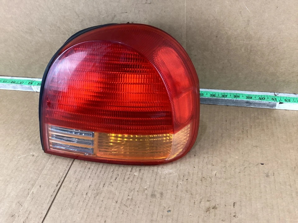 Задний правый задний фонарь со стороны пассажира для Hyundai Sonata 2000-2003 годов выпуска 166-59003R от оригинального производителя - Изображение 4 из 4