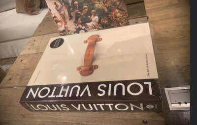 Louis Vuitton: The Birth Of Modern Luxury, Updated Edition Coffee