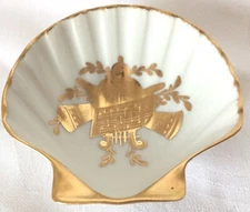 WONDERFUL GOLD WHITE LIMOGES SEASHELL SCALLOP DISH, HAND PAINTED, FAB COND